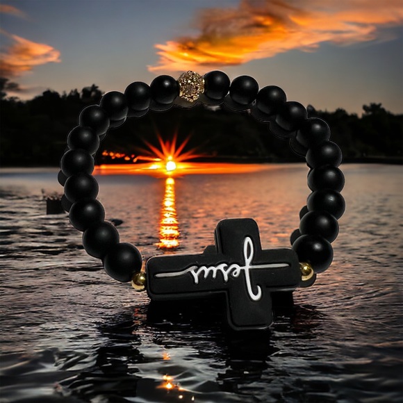 ! Elevate Your Style with Our Jesus Cross Beads Bracelet - - Picture 2 of 3